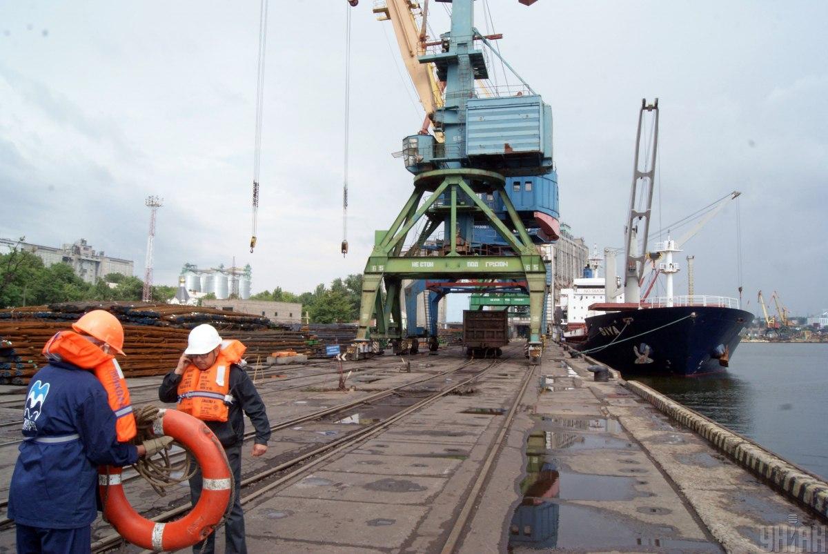 ГП "Николаевский морской торговый порт" / фото УНИАН ГП "Николаевский морской торговый порт" / фото УНИАН