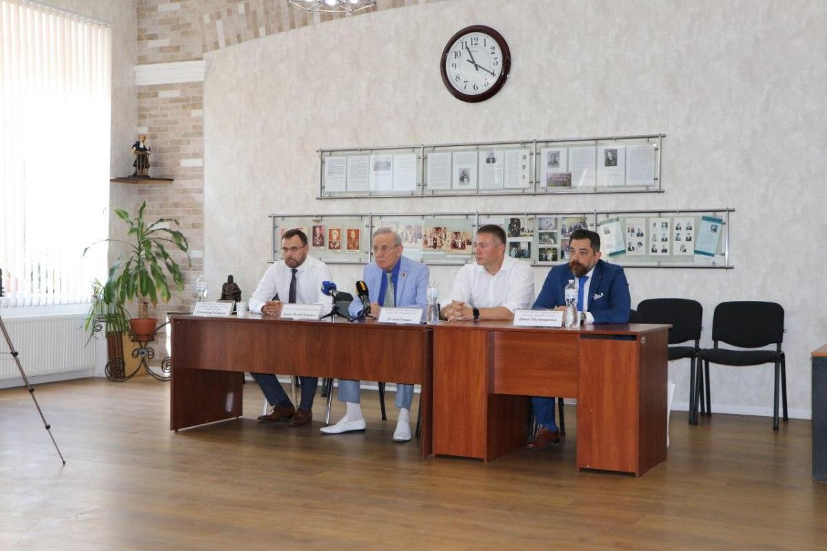 Віталій Грицик, керуючий партнер адвокатського об’єднання "Домінанта", розповів, що особисто зіштовхнувся з шаленим тиском Віталій Грицик, керуючий партнер адвокатського об’єднання "Домінанта", розповів, що особисто зіштовхнувся з шаленим тиском