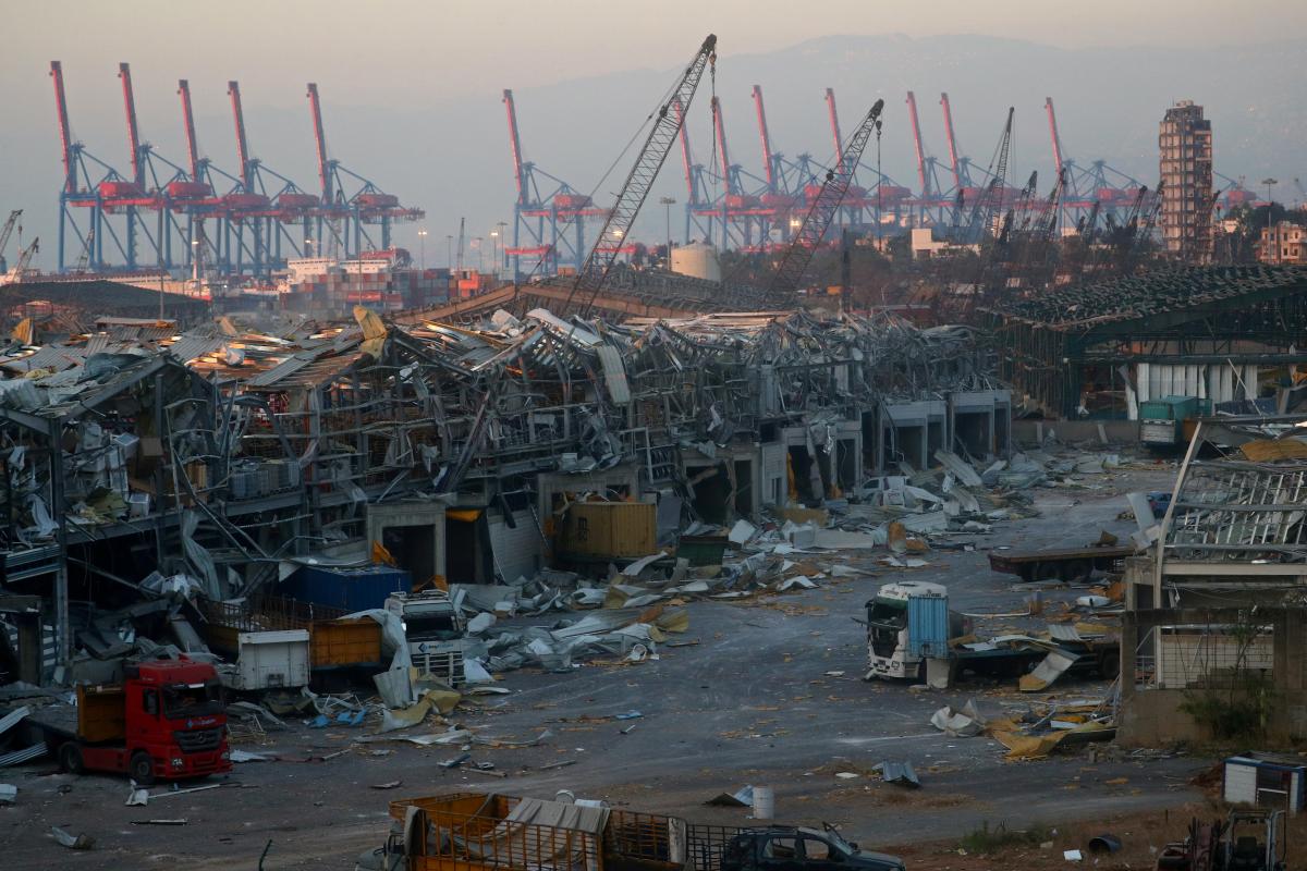 Взрыв в порту Бейрута унес жизни более 180 человек / фото REUTERS