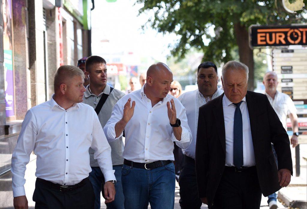 'Розвивати економіку, відкинувши теми, які роз’єднують країну', – лідер партії 'ЗА Майбутнє' Ігор Палиця озвучив на Рівненщині план виходу країни з кризи 'Розвивати економіку, відкинувши теми, які роз’єднують країну', – лідер партії 'ЗА Майбутнє' Ігор Палиця озвучив на Рівненщині план виходу країни з кризи