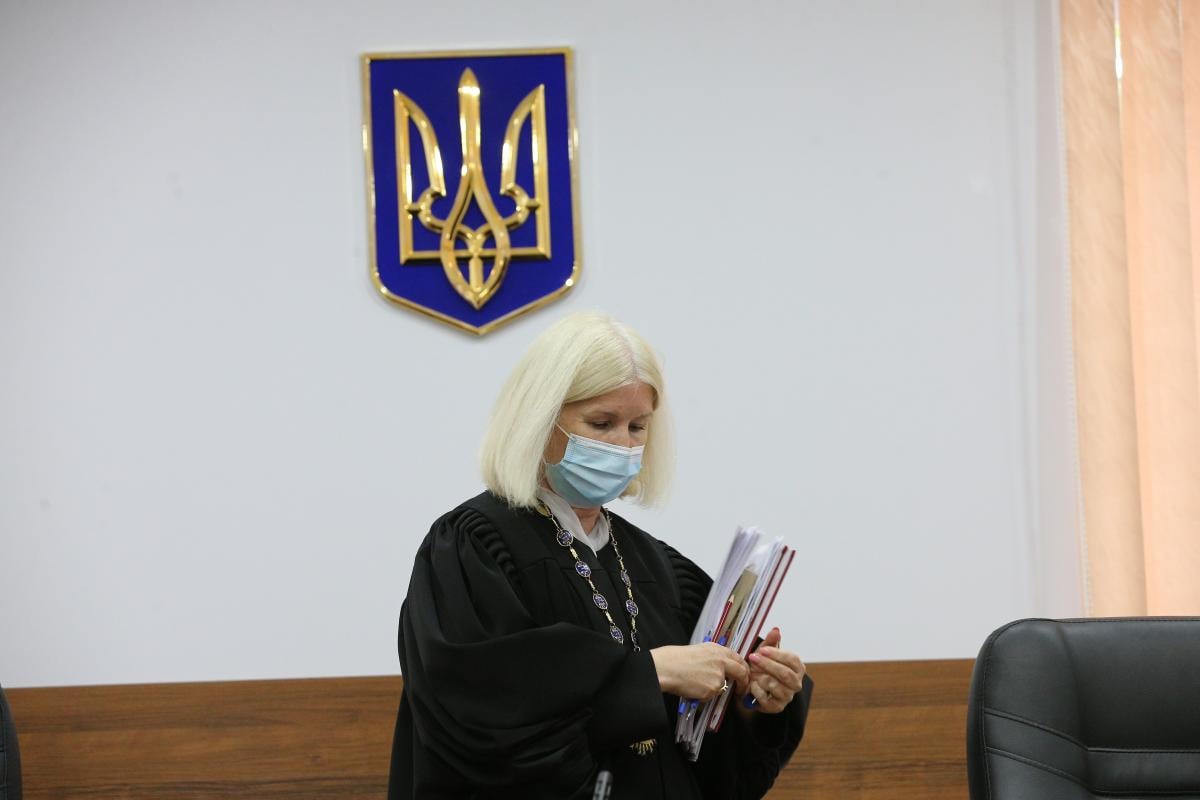 Суд перенес рассмотрение ходатайство о снятии арестов с акций "Мотор Сич" / фото УНИАН