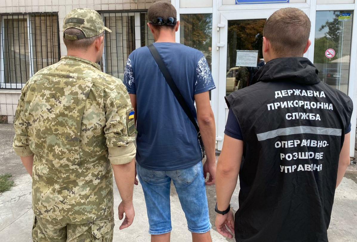 У Маріуполі затримали екс-бойовика "ДНР" / фото dpsu.gov.ua У Маріуполі затримали екс-бойовика "ДНР" / фото dpsu.gov.ua