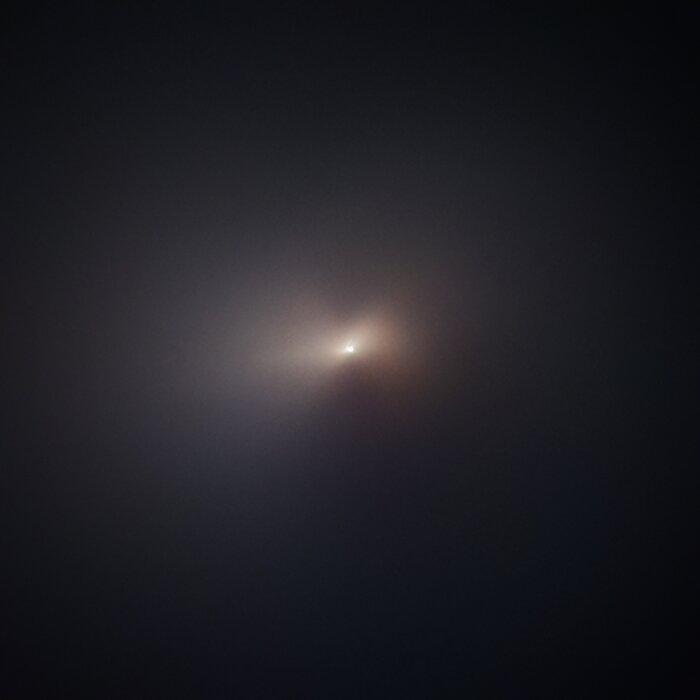 Комета Neowise фото NASA, ESA, Q. Zhang (California Institute of Technology), A. Pagan (STScI)