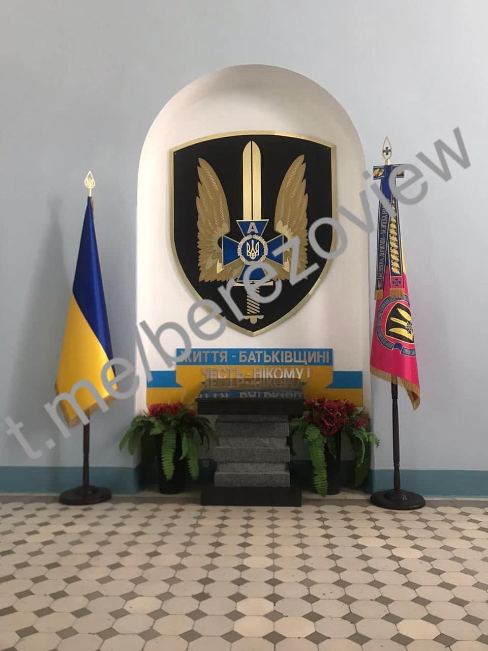 Так виглядав хол будівлі СБУ раніше / фото Тарас Березовець / Facebook Так виглядав хол будівлі СБУ раніше / фото Тарас Березовець / Facebook