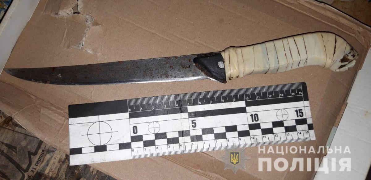Женщина ударила ножом своего сожителя / Фото mk.npu.gov.ua Женщина ударила ножом своего сожителя / Фото mk.npu.gov.ua