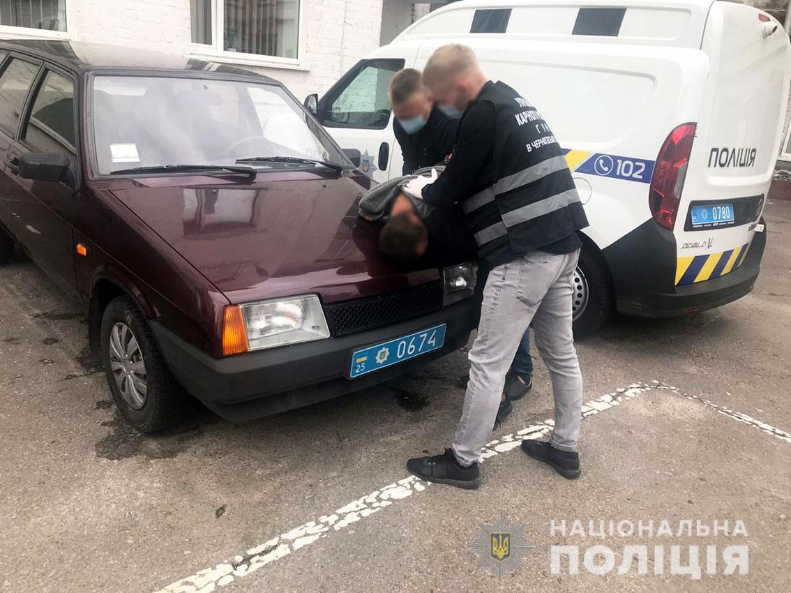 Полицейские задержали подозреваемого в изнасиловании / фото полиции Черниговской области