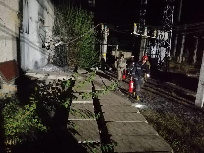 За даними ЗМІ, на заводі стався вибух / фото ДСНС За даними ЗМІ, на заводі стався вибух / фото ДСНС