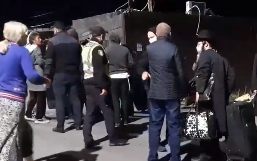 Кадр з відеоролика про конфлікт в Умані / скріншот Кадр з відеоролика про конфлікт в Умані / скріншот