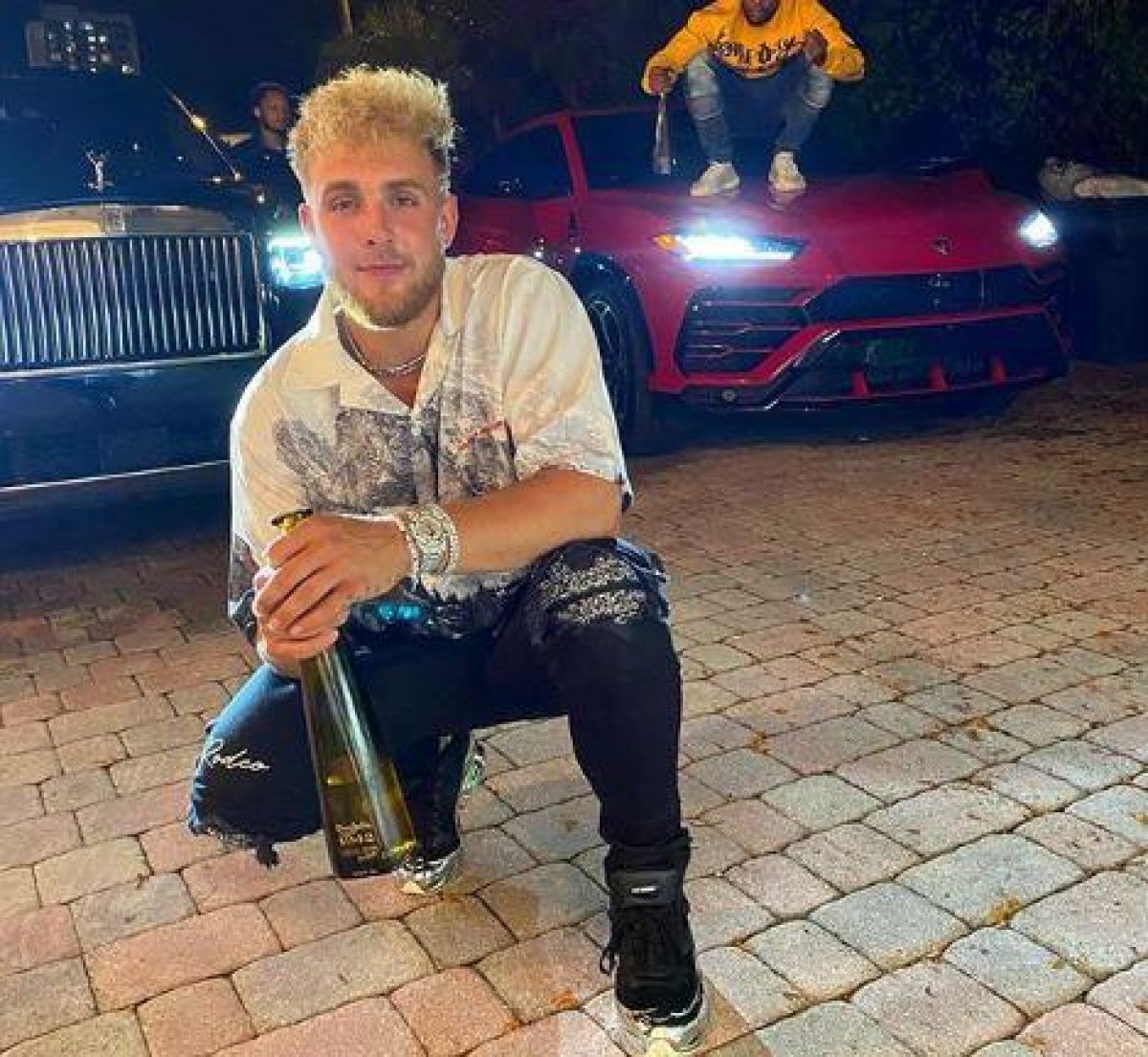 Youtube V Osobnyake Blogera Dzhejka Pola Fbr Izyali Oruzhie Unian