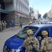 Захват банка в центре Киева: появилось полное видео задержания злоумышленника