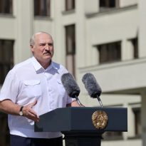 Lukashenko intimidates protesters with Russia's potential 