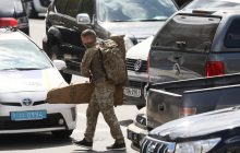 SBU detains Uzbek national who threatened to set off bomb in Kyiv bank (Photo, video)