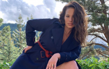 Голая модель plus-size Эшли Грэм показала, как кормит ребенка грудью