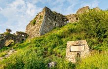 Подорож до руїн старовинного Хустського замку (фоторепортаж)