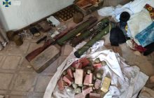 На Донбассе обезвредили схрон со взрывчаткой (фото)