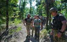 Зеленский очертил пути достижения мира на Донбассе