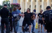 У Білорусі в день виборів продовжують затримувати спостерігачів і активістів - ЗМІ
