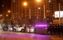 Протести, барикади й кров у центрі Мінська: як Білорусь відреагувала на результати виборів (наживо)