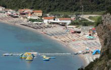 Пляжі чорногорської Будви досі залишаються напівпорожніми (фоторепортаж)