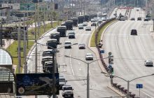 У центр Мінська стягнули спецтенхіку, силовики вибірково зупиняють молодих перехожих - ЗМІ