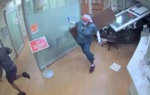 В США пациентка, торопясь на прием, въехала в больницу и убила человека