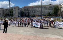 Луганчани під Офісом президента вимагали виборів та відставки губернатора (фото, відео)