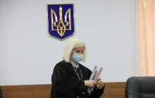 Суд переніс на 25 серпня розгляд клопотання про зняття арештів з акцій компанії "Мотор Січ" - адвокат