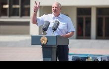 "Остановитесь!": Лукашенко на мітингу процитував фразу-мем Януковича (відео)