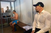 "Дешевий театр": фігурант справи про вбивство Гандзюк прийшов до суду напівоголеним (фото)