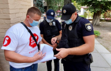 Нападение на активистов в Киеве: журналистов не пустили на открытое собрание учредителей (видео)