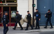 Во Франции спецназ полиции будут следить, чтобы люди носили маски