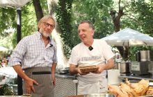 Курячий бульйон з кльоцками з маци: рецепт від відомого одеського ресторатора Лібкіна (відео)