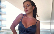 Анна Седокова "не удержала" грудь в развратном платье