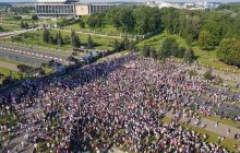 Tens of thousands rally outside Lukashenko's palace in Minsk (Photo, video)