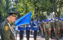 Под Радой почтили память погибших во время беспорядков в 2015 году нацгвардейцев (фото, видео)