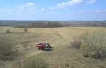 По два гектари в руки. Як в українців п’ятий рік крадуть землю