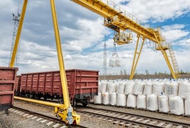 Польща попередила ЄС про небезпеку залежності від російських добрив, - Bloomberg
