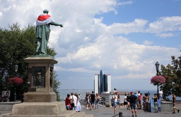 "Будемо змушені прикрити": мер Одеси допустив запровадження в місті локдауну через киян