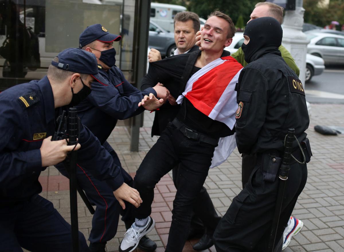 Кулеба также заявил о поддержке народа Беларуси \ фото REUTERS Кулеба также заявил о поддержке народа Беларуси \ фото REUTERS