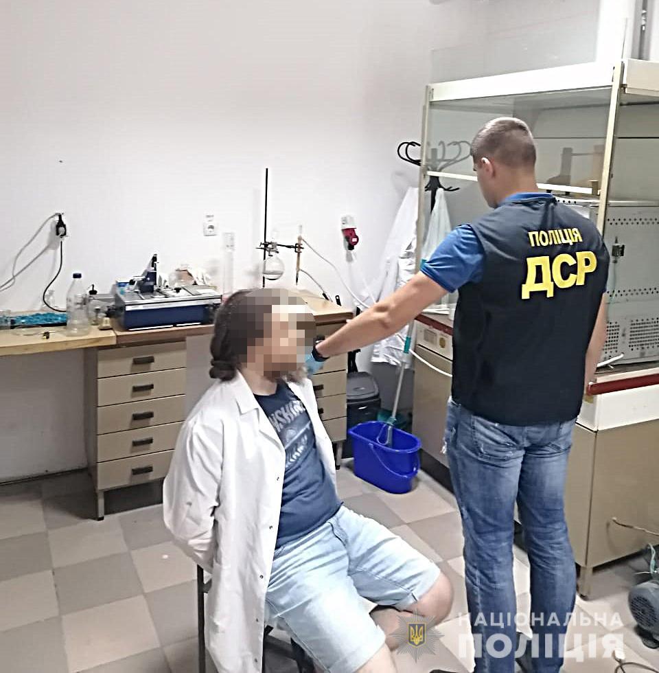 У Львівському виші влаштували нарколабораторію / фото npu.gov.ua У Львівському виші влаштували нарколабораторію / фото npu.gov.ua