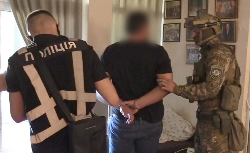 Поліція затримала підозрюваних у пропозиції хабара / фото kyiv.npu.gov.ua Поліція затримала підозрюваних у пропозиції хабара / фото kyiv.npu.gov.ua