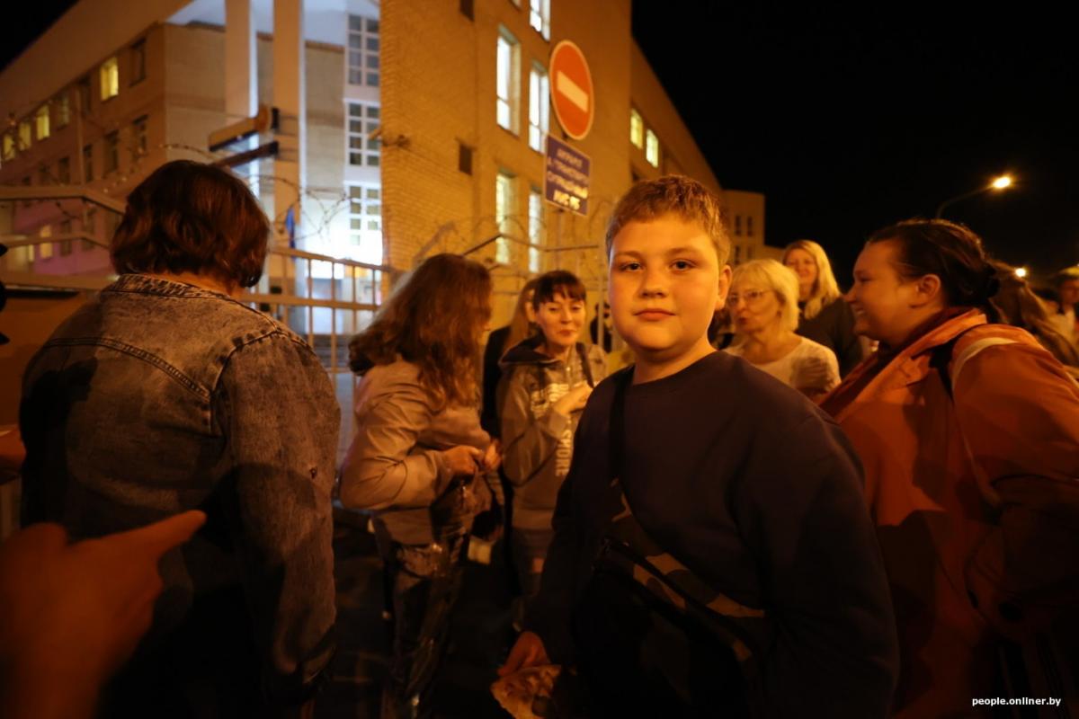 12-летнего Ярослава задержали за рисунок на асфальте / фото people.onliner.by 12-летнего Ярослава задержали за рисунок на асфальте / фото people.onliner.by