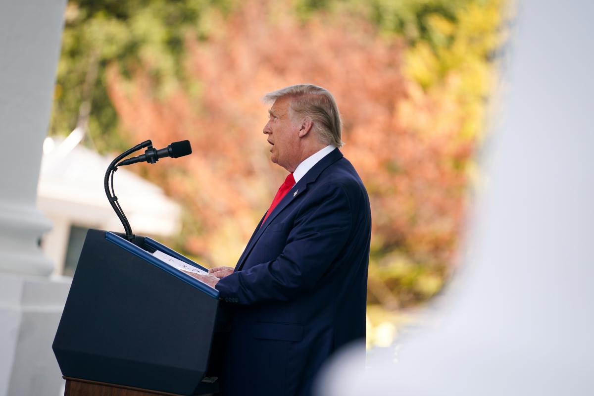 Трамп захотів обмежити економічні відносини США із Китаєм / фото REUTERS Трамп захотів обмежити економічні відносини США із Китаєм / фото REUTERS