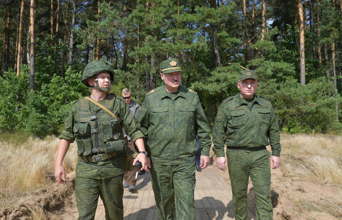 У Білорусі проводять мобілізаційні навчання військових / фото REUTERS