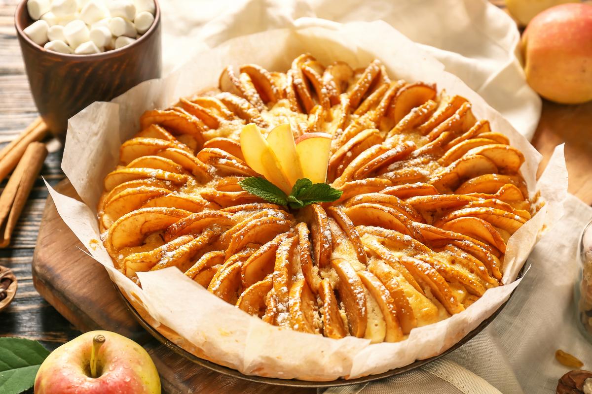 Итальянский деревенский яблочный пирог: как приготовить невероятную выпечку