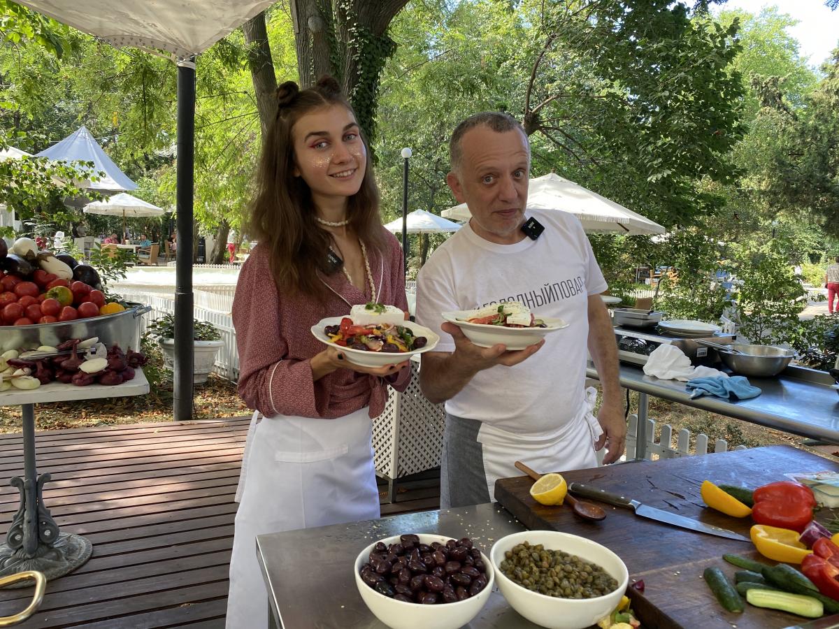 Рецепт греческой запеканки с баклажанами и фаршем - мусаки / фото Савва Либкин Рецепт греческой запеканки с баклажанами и фаршем - мусаки / фото Савва Либкин