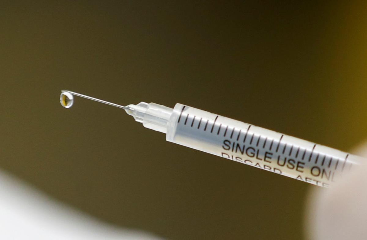 В Украине началась вакцинация от гриппа / фото: REUTERS