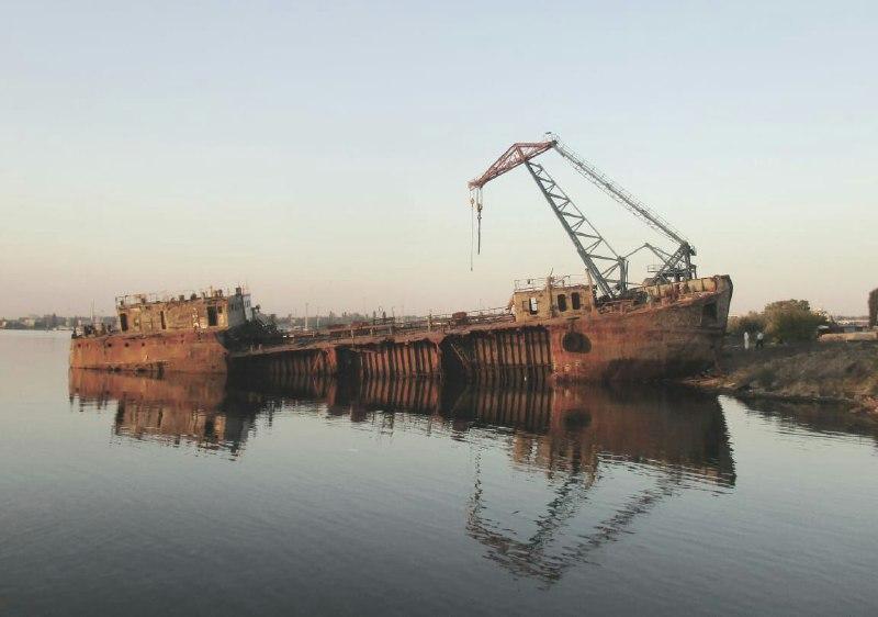 The tanker is rusty / photo portnews.ru