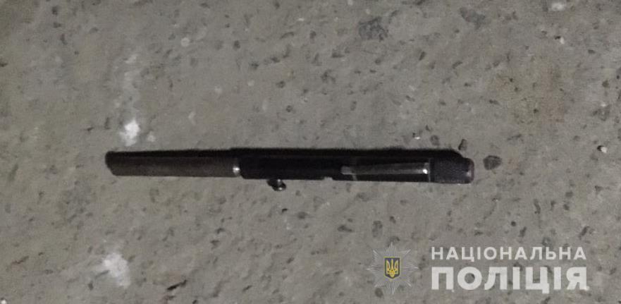 Чоловік застрелився з "ручки-пістолета" / фото od.npu.gov.ua Чоловік застрелився з "ручки-пістолета" / фото od.npu.gov.ua