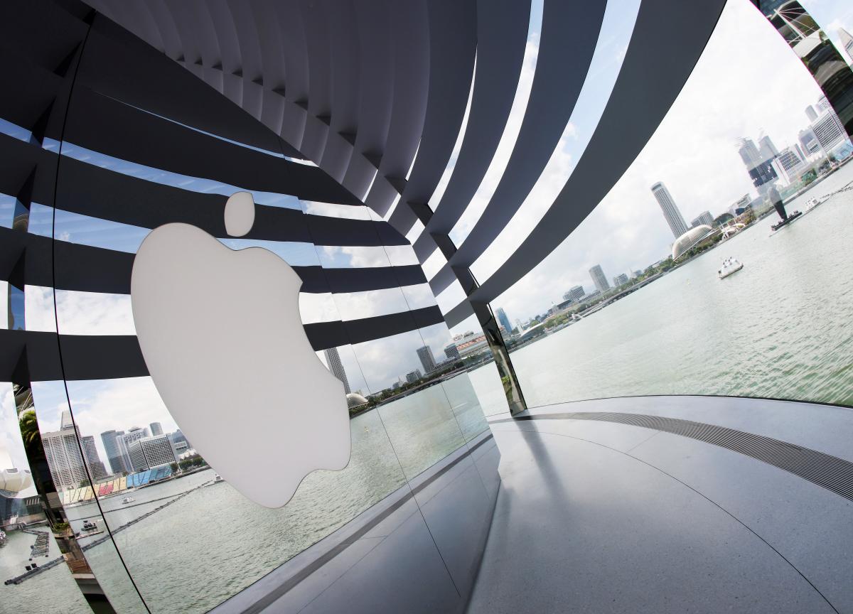 Apple работает над созданием беспилотного автомобиля \ фото REUTERS